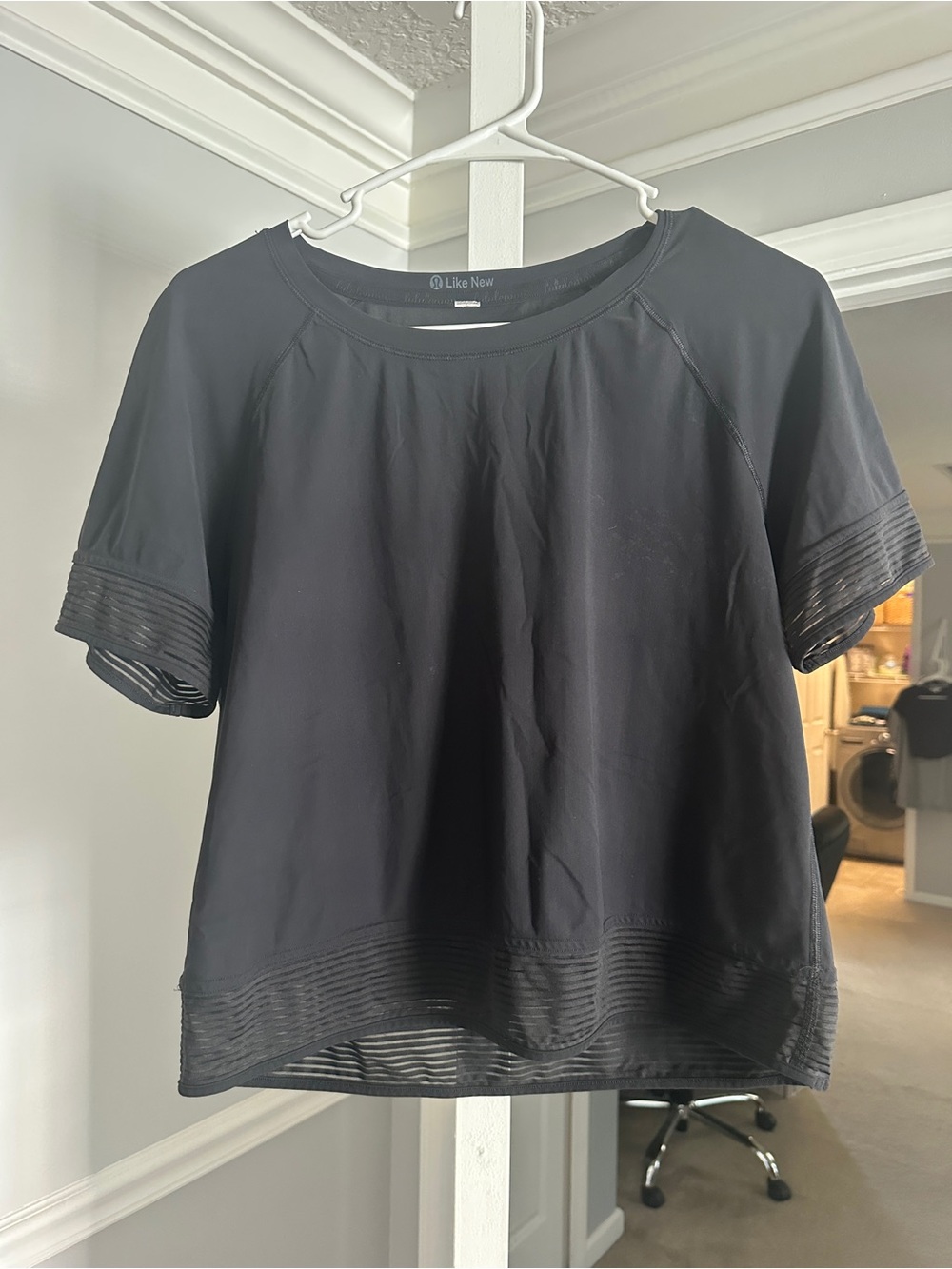 Lululemon Black Crop Top Short Sleeve Women's Top